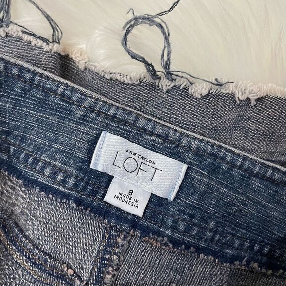 Ann Taylor Loft "The Cure" Distressed Denim Mini Skirt Size 8 - Picture 2 of 7